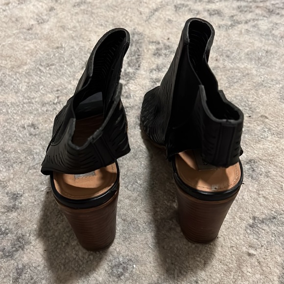 Steve Madden open toe booties - Picture 4 of 6